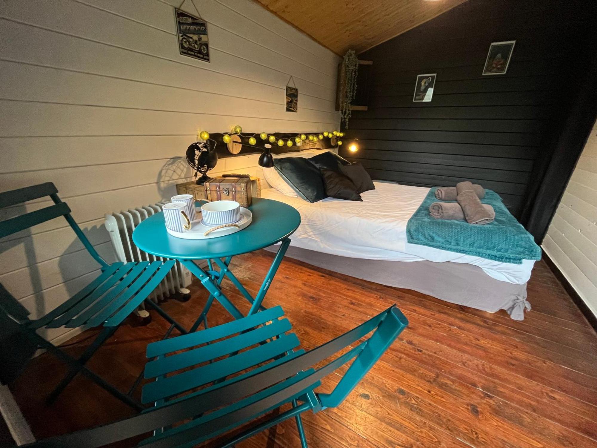"Le Maloya" Chalets Independants -Chambre Balneo - Relais Motards Lacaune Exterior foto